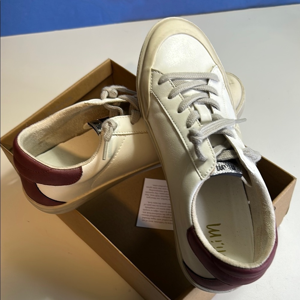 MI IM SADIE WHITE STAR WOMENS SNEAKERS WITH BOX SZ 7.5